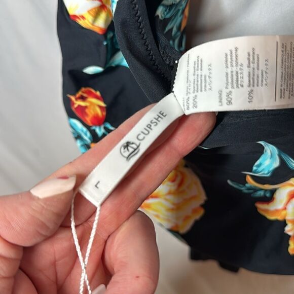 Cupshe One Piece Black Floral Swimsuit. Size L. NWT - Picture 8 of 11